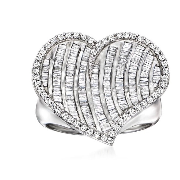 BEAUTIFUL & STUNNING DIAMOND HEART SHAPE RING - Picture 5 of 8